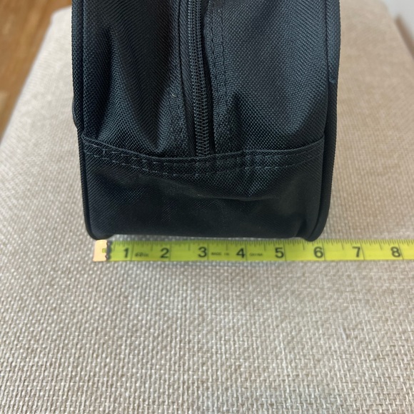 Stratus Toiletry Bag, Black - Picture 9 of 14